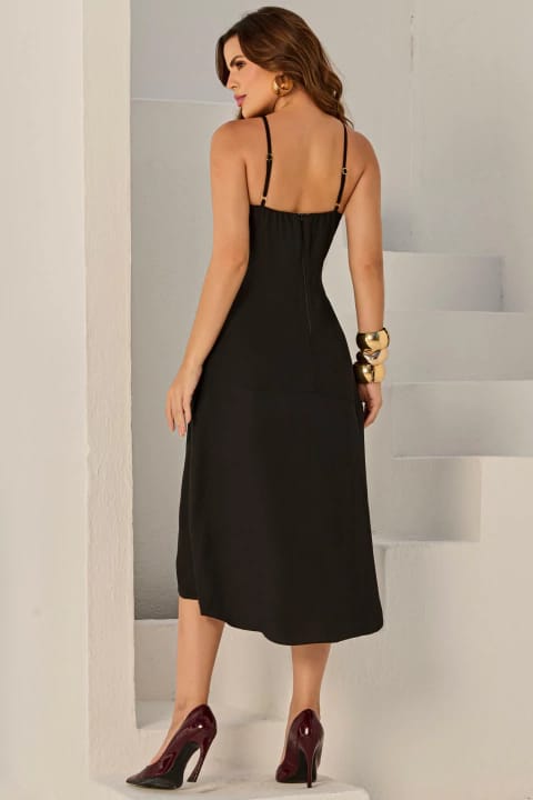 Vestido Midi em Crepe London com Alça Regulável e Barra Assimétrica