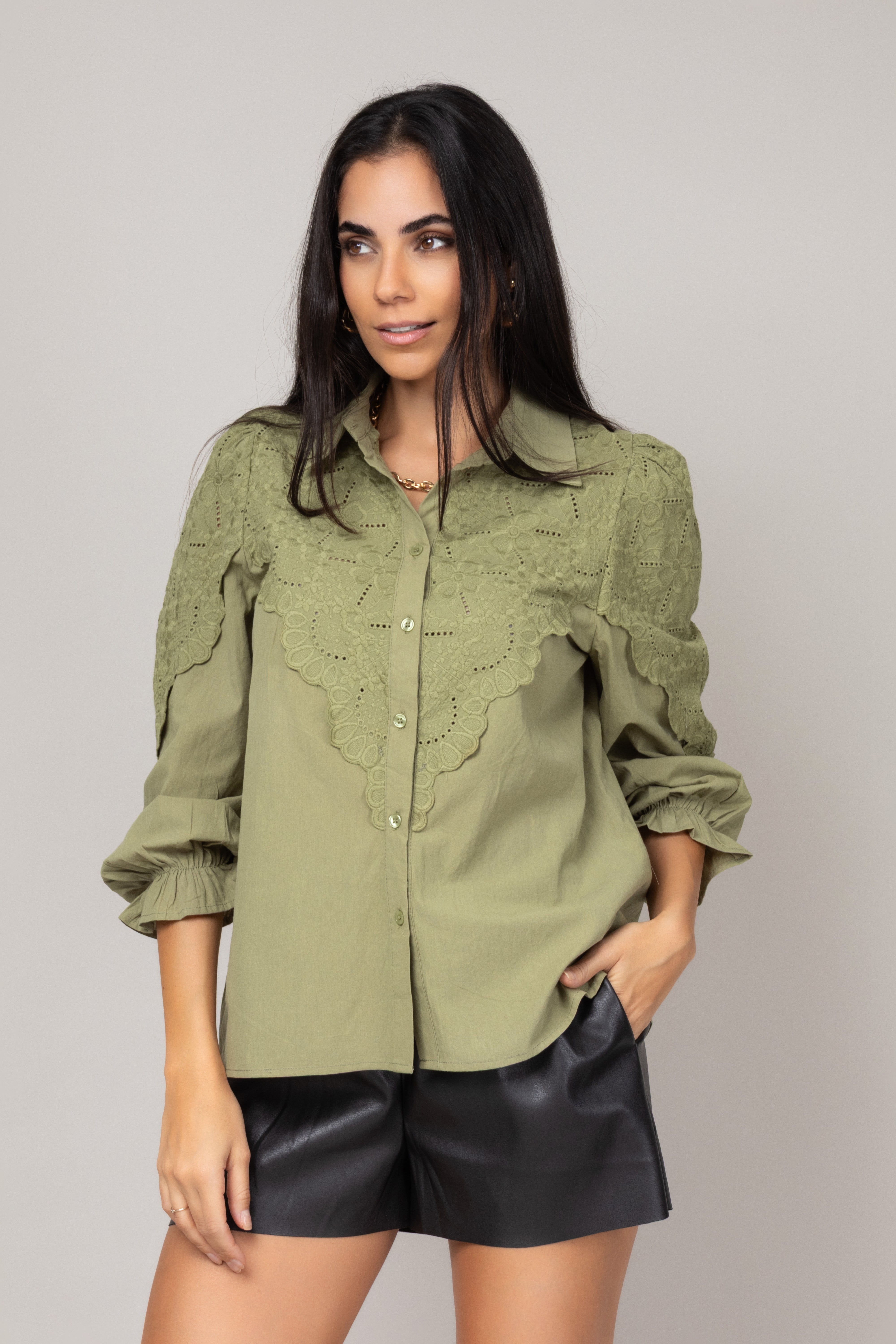 Camisa Social com Renda